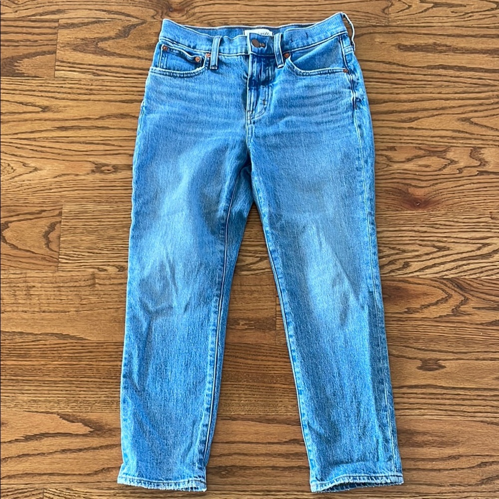 Madewell the perfect vintage jean size 26 petite. 23 inch insane.